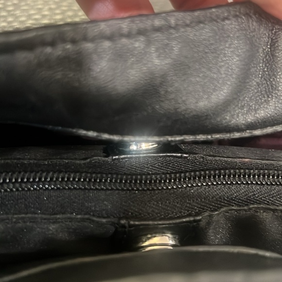 Coach Elegant Black pebble Leather Handbag w silver hardware - Picture 14 of 17